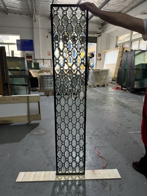 Vetro bisellato decorativo per porte in legno con rivestimento nero